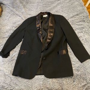 VINTAGE 🚨: Authentic Bloomingdales Tuxedo Blazer w/Shoulder Pads